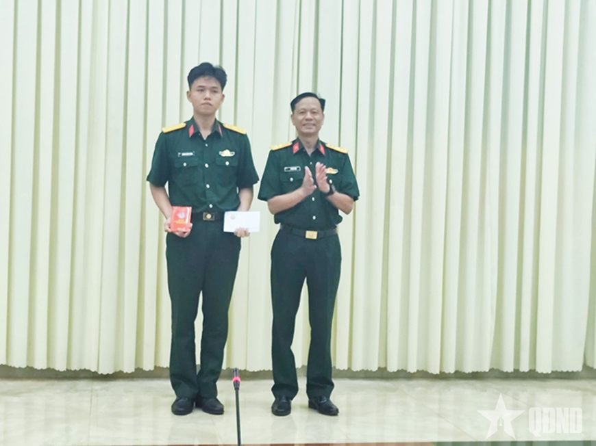 Trung úy Hoàng Trung Thành - bản lĩnh từ thao trường